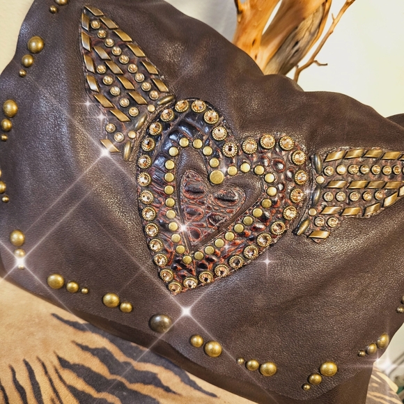 LEATHEROCK Swar. Emb. Wings Heart Handbag EUC - Picture 6 of 10